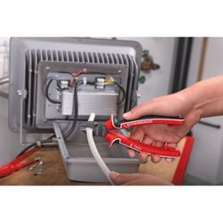 ALICATE DE ELECTRICISTA CORTE LATERAL 160 MM - 6.1/4"
