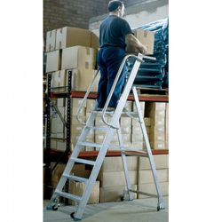 ESCALERA PARA ALMACENES EQUIP 4 PELDAÑOS