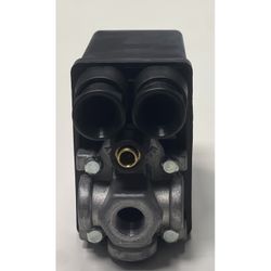 PRESOSTATO CON VALVULA DE ARRANQUE 4 VIAS. 2 HP. 8 BAR.
